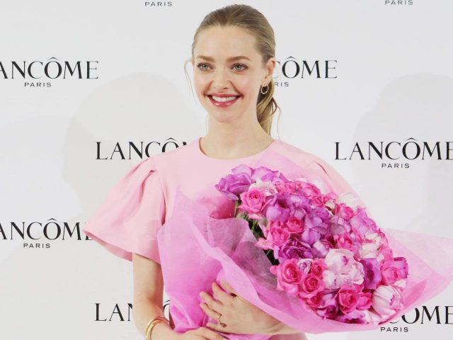 アマンダ・サイフリッド来日！ランコムの“シェイクする”新2層式化粧水を大絶賛