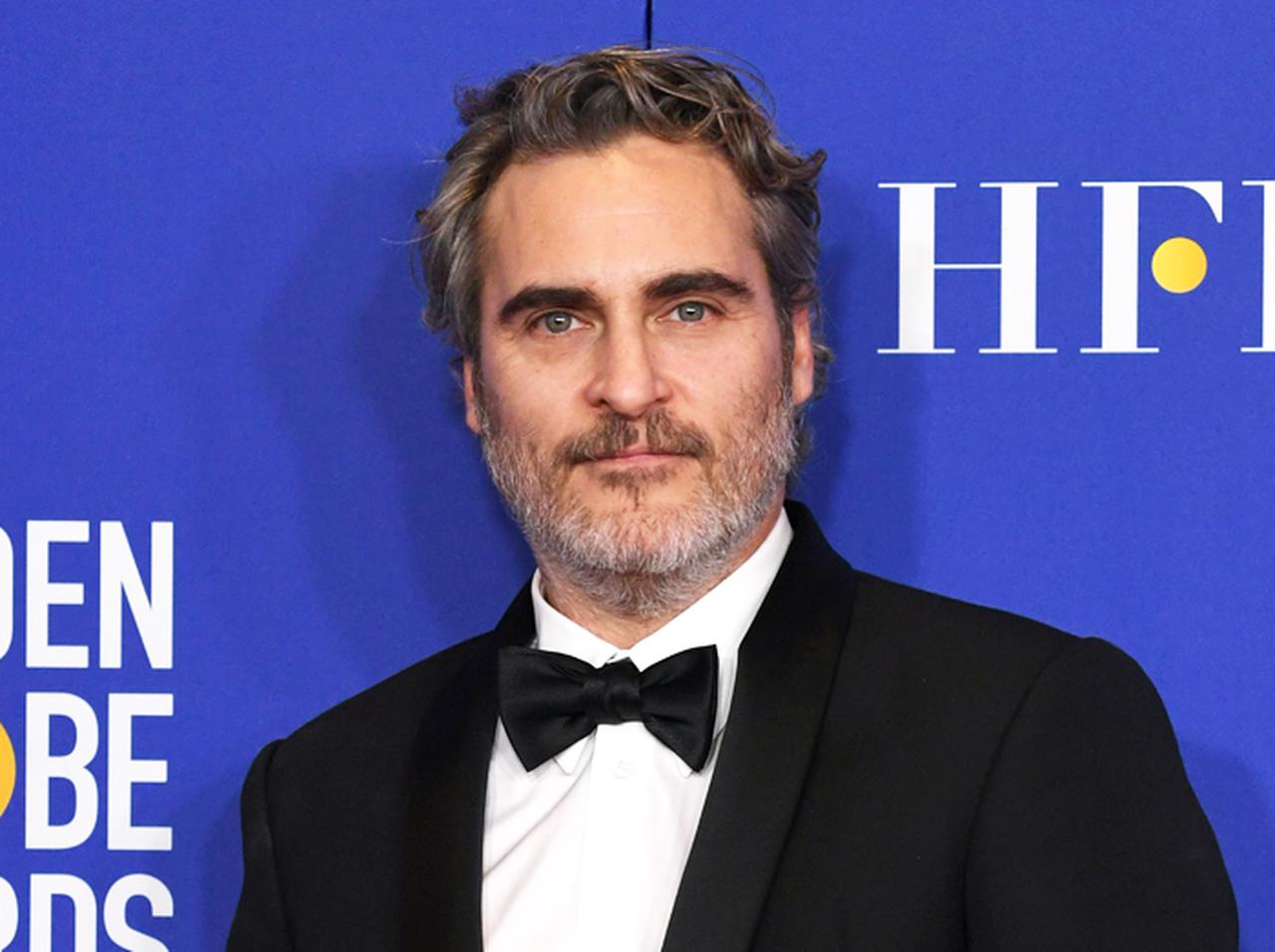 ホアキン・フェニックスが逮捕、大御所俳優らと参加したデモで身柄拘束