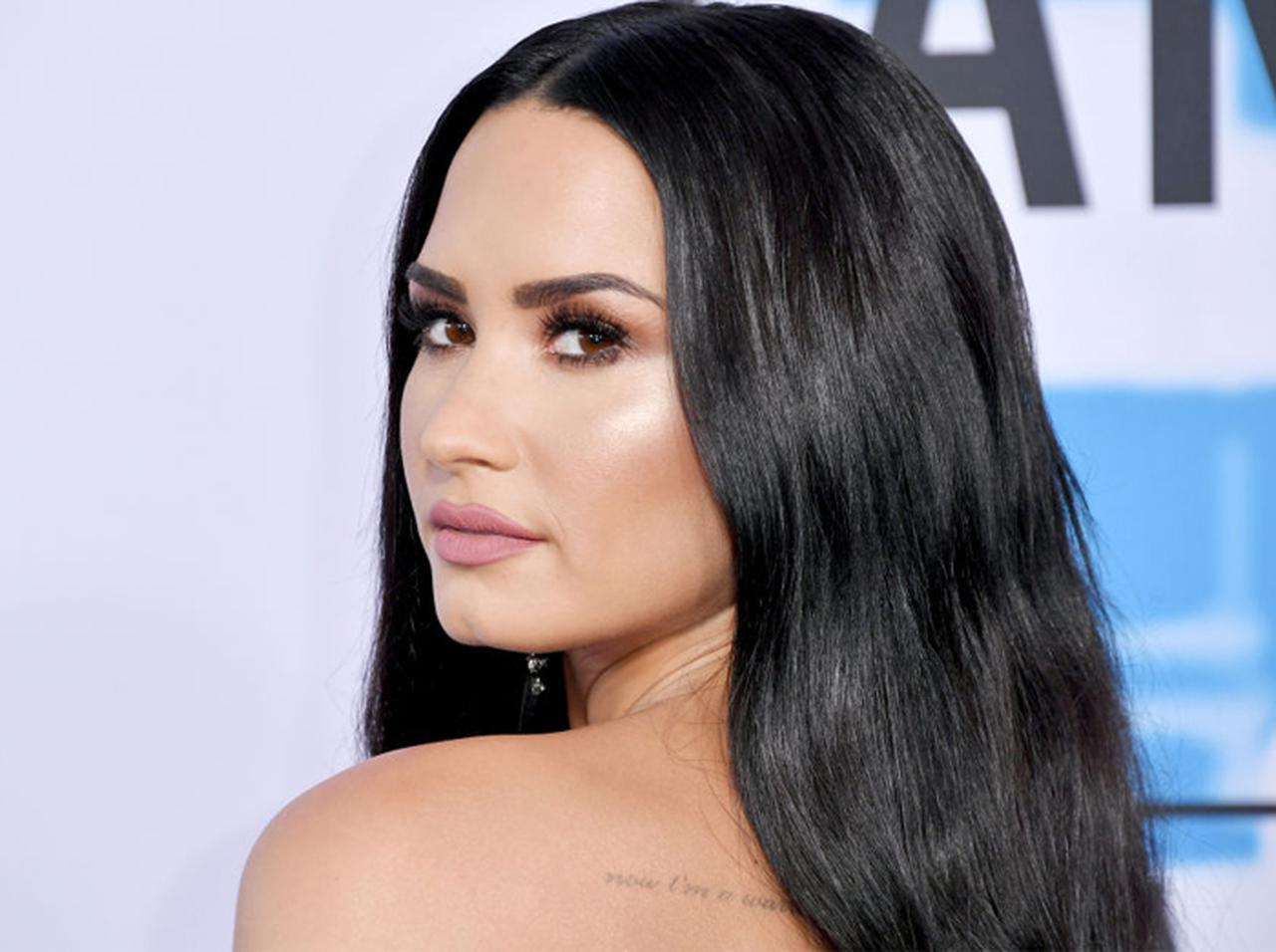 「お尻みたいなアゴ」も誇り デミ・ロヴァートが数年ぶりに“すっぴん”公開