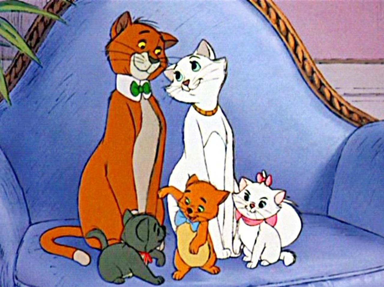 リアル『おしゃれキャット』?白猫ママからソックリな子猫たちが誕生