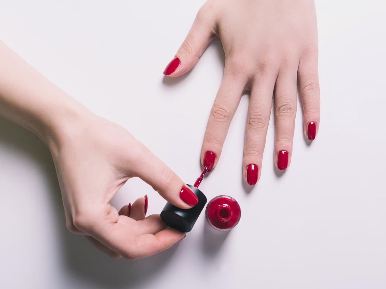 ネイルがすぐ剥がれる原因って？長持ちさせる秘訣をプロがアドバイス