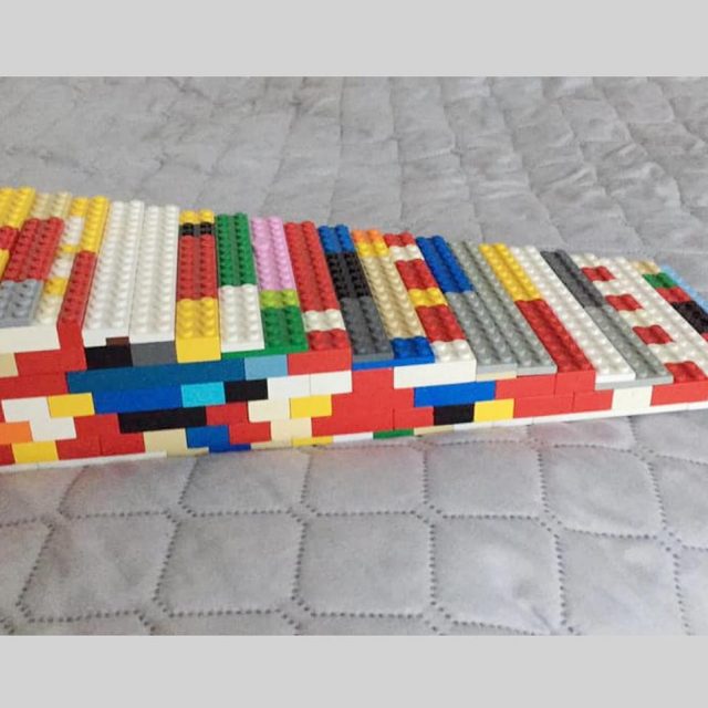ドイツの「LEGOおばあちゃん」町中にレゴで車いす用のスロープを設置