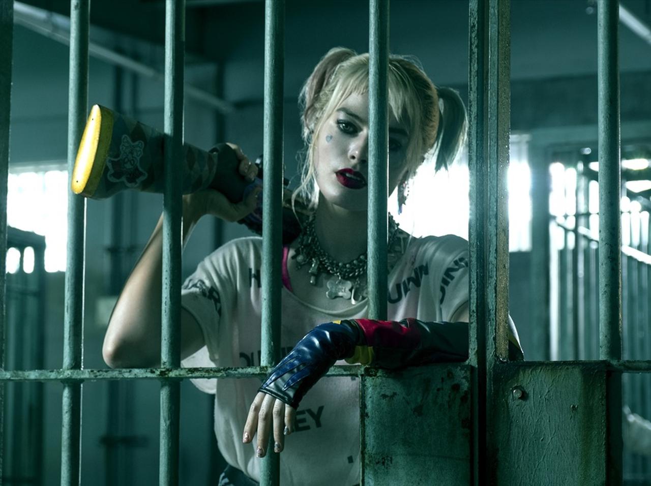 『ハーレイ・クインの華麗なる覚醒』日本予告、マーゴット・ロビーが飛ぶ、蹴る、倒す!