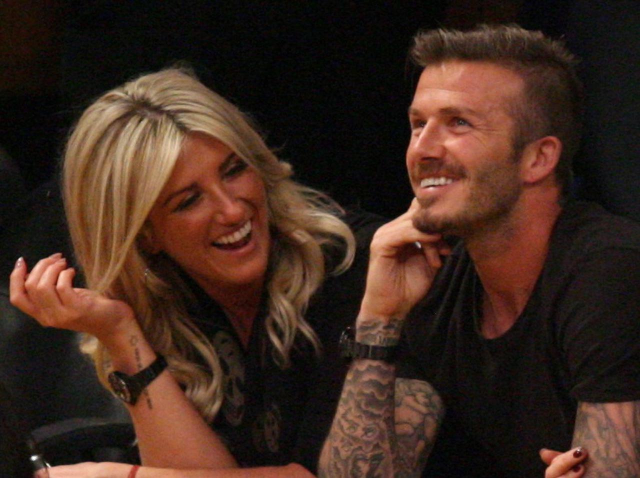 超レア!デビッド・ベッカム、妹を抱っこする幼少期の秘蔵写真公開