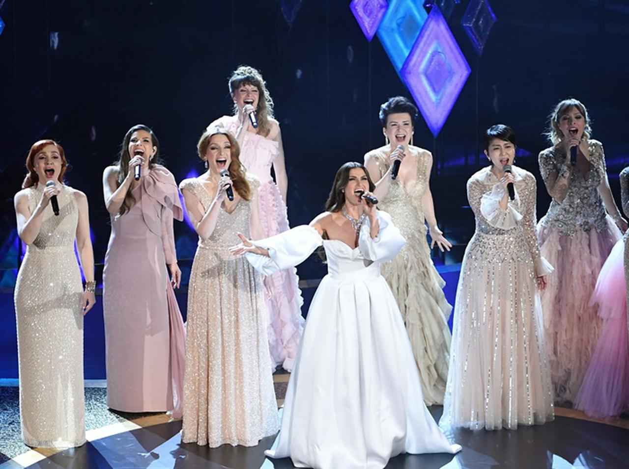 『アナと雪の女王2』主題歌「イントゥ・ジ・アンノウン」パフォーマンス【アカデミー賞授賞式】