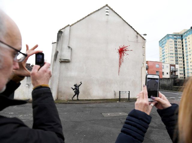 バンクシー、最新作が台無しにされたことを「むしろ喜んでいる」理由