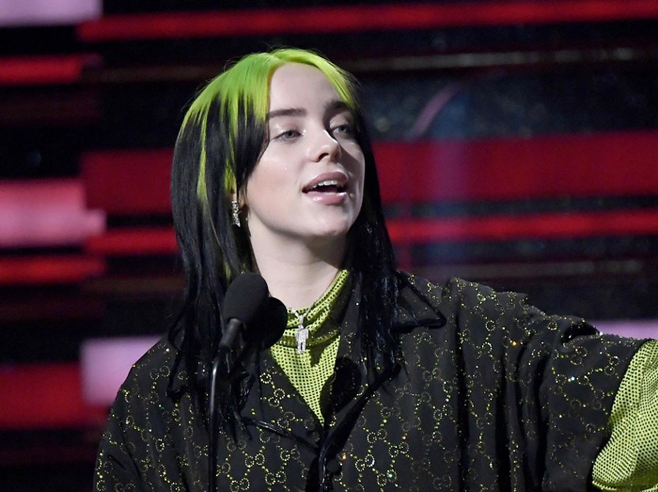 ビリー・アイリッシュ、ウンザリしている「自身のなりきり」を冗談交じりに非難