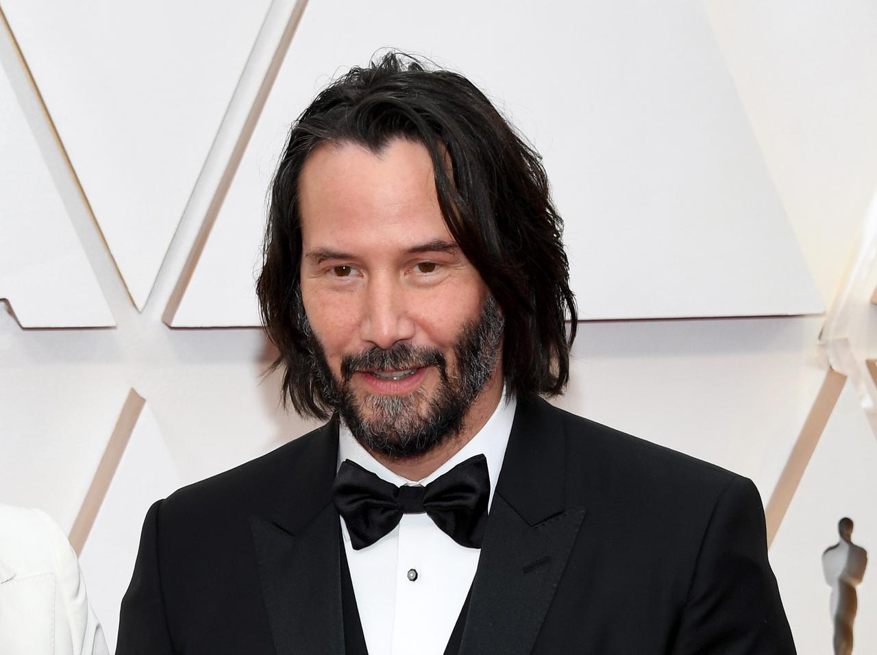 キアヌ・リーブス、アカデミー賞に母親を同伴！息子の顔のぞかせる