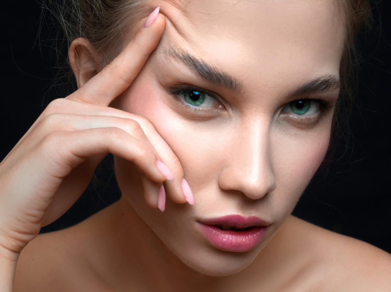 「目元のシワ」を目立たせないアイメイクの裏技3つ