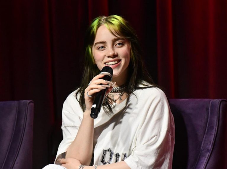 ビリー・アイリッシュ、自身の曲の歌詞は「フィクション」だけど「嘘」ではない