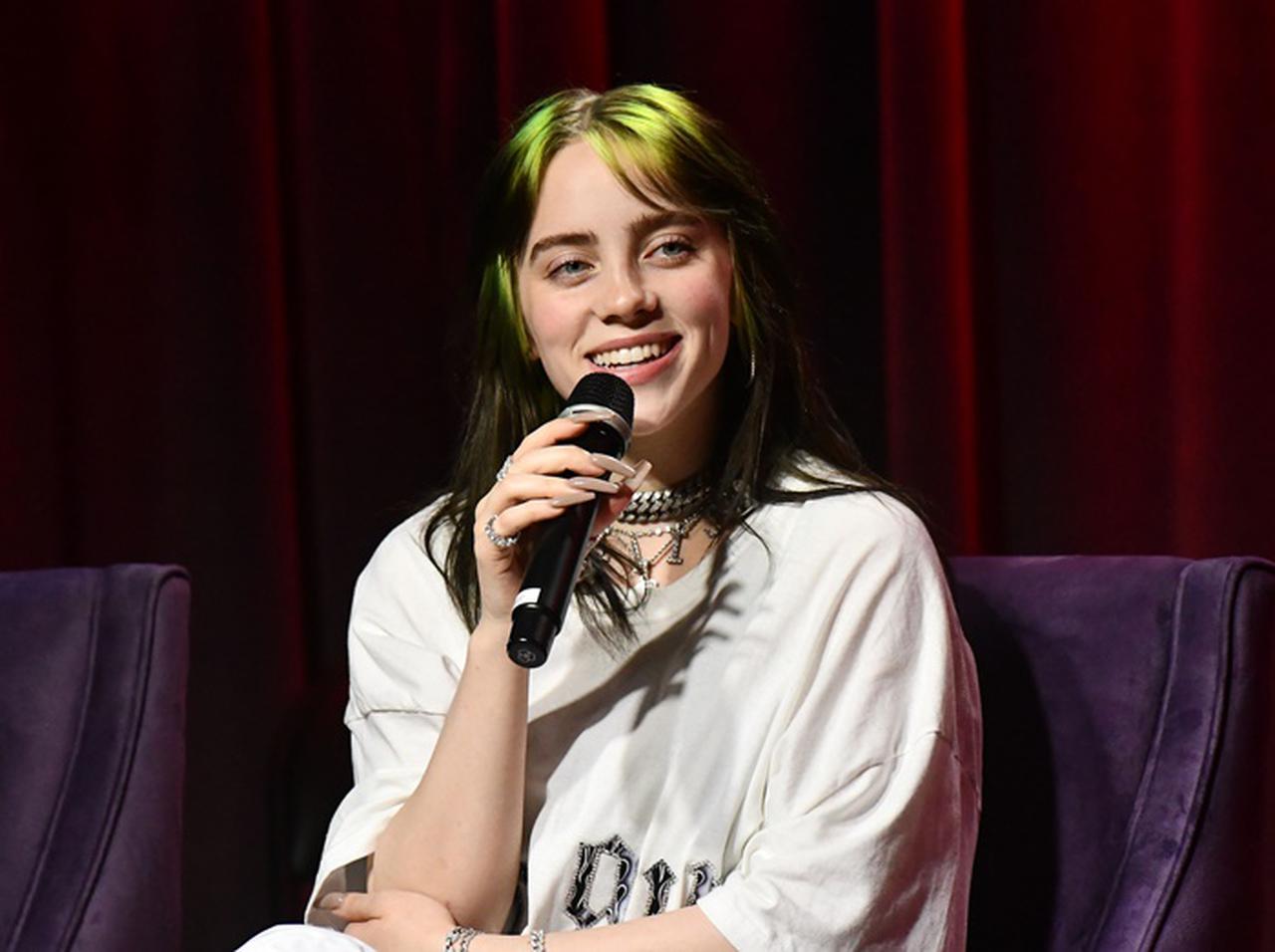 ビリー・アイリッシュ、自身の曲の歌詞は「フィクション」だけど「嘘」ではない