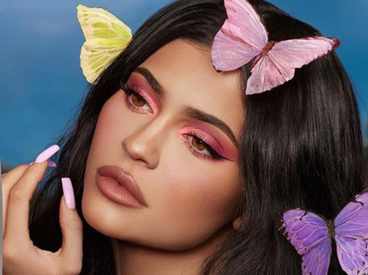 カイリー・ジェンナー、18世紀の王妃マリー・アントワネットの仮装のクオリティが高すぎる