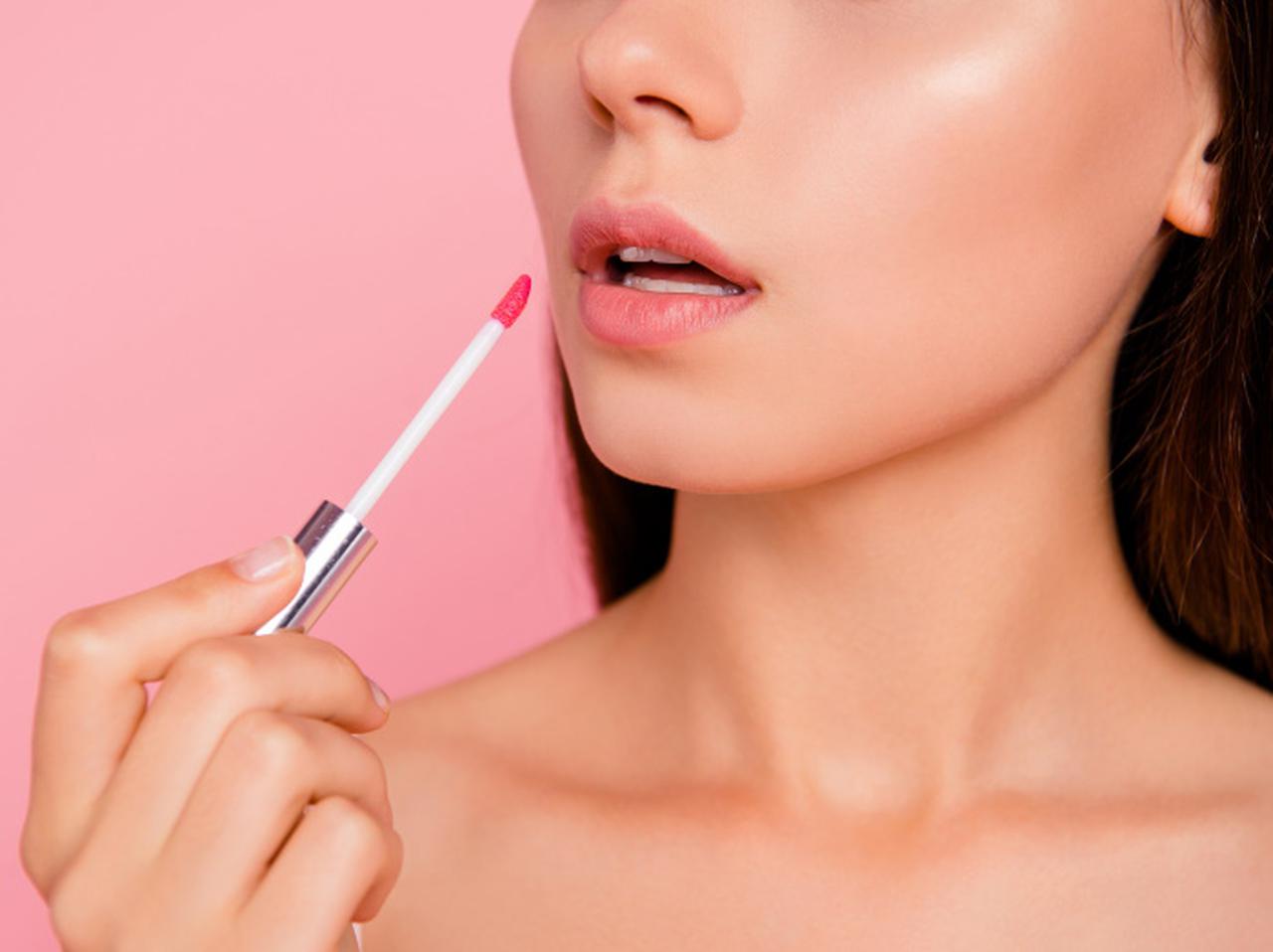 乾燥で唇がガサガサでも口紅を塗りたい！プロが教える３つのテク