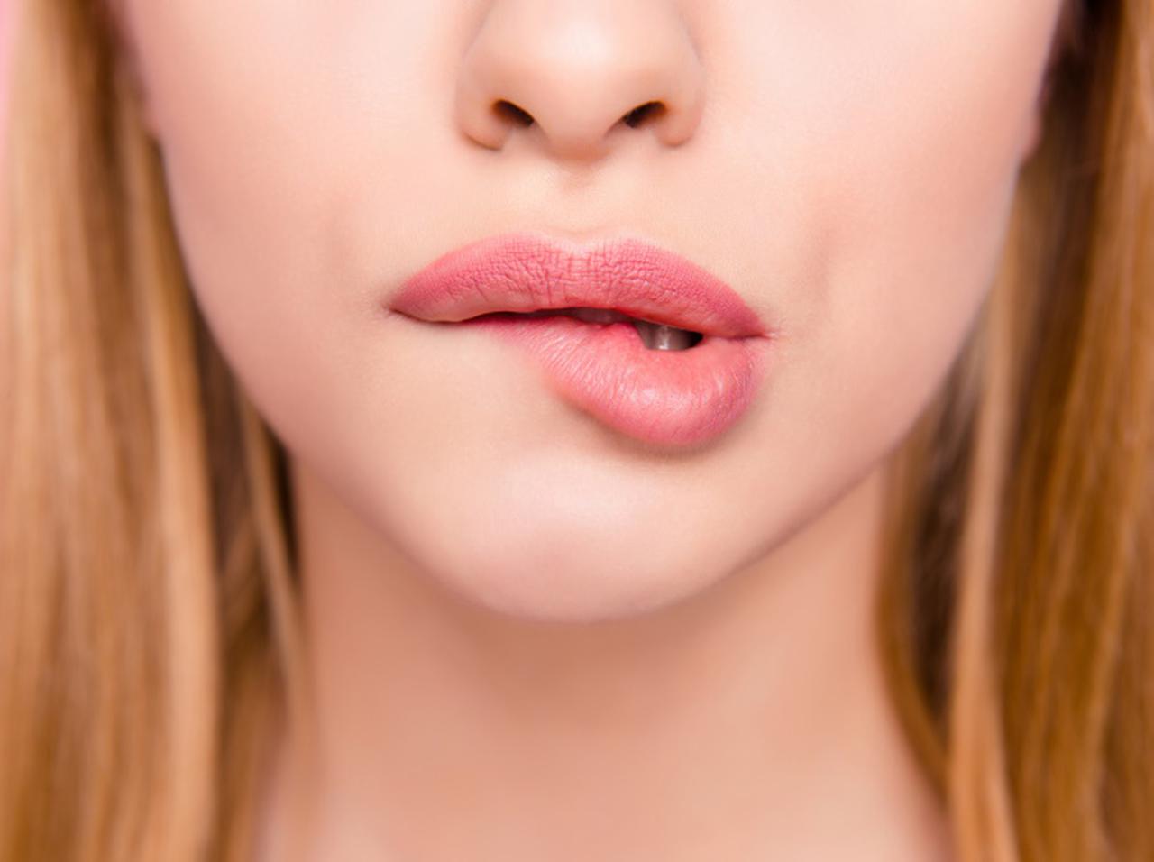 その「唇の乾燥」、原因はリップクリームじゃないのかも?