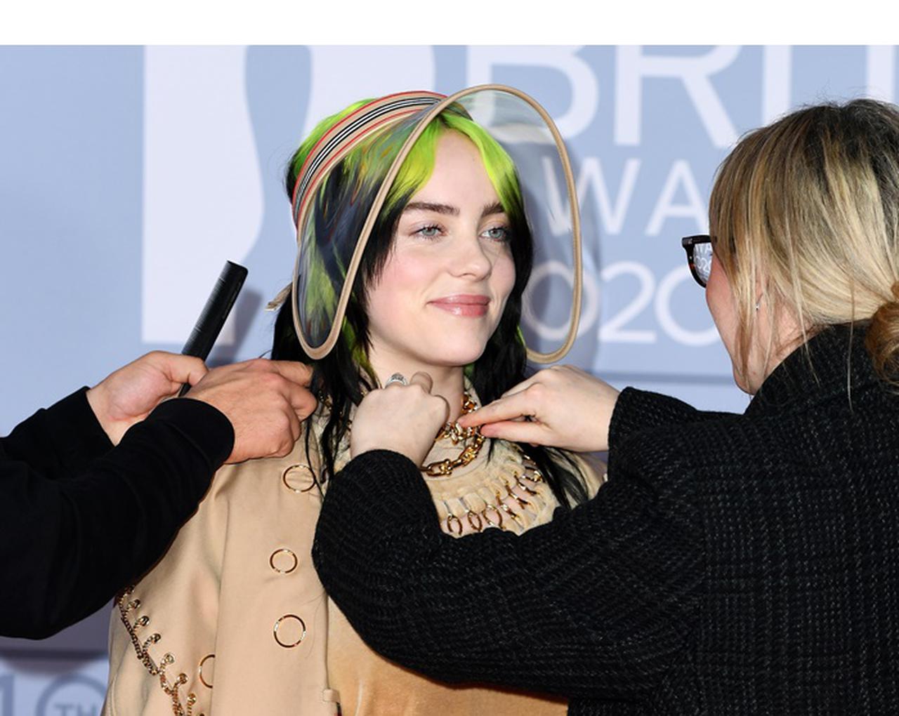 ビリー・アイリッシュ、グッチ、シャネルと続きお次はバーバリー祭