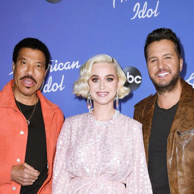 ケイティ・ペリー、収録現場で「ガス漏れ」が発生し地面に倒れ込む