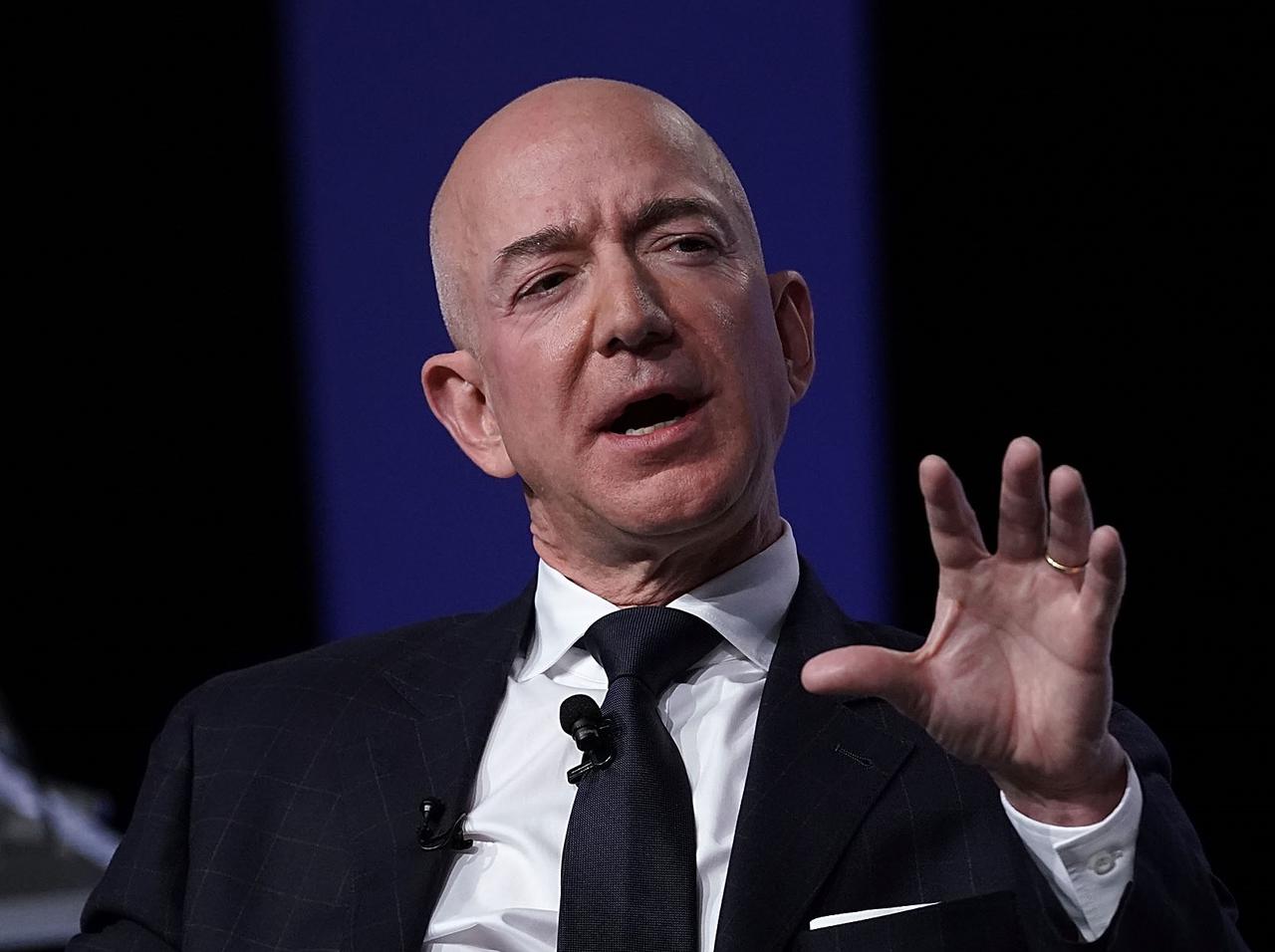 Amazonのジェフ・ベゾスが1兆円以上を地球のために寄付、世界一の富豪であることは変わらず