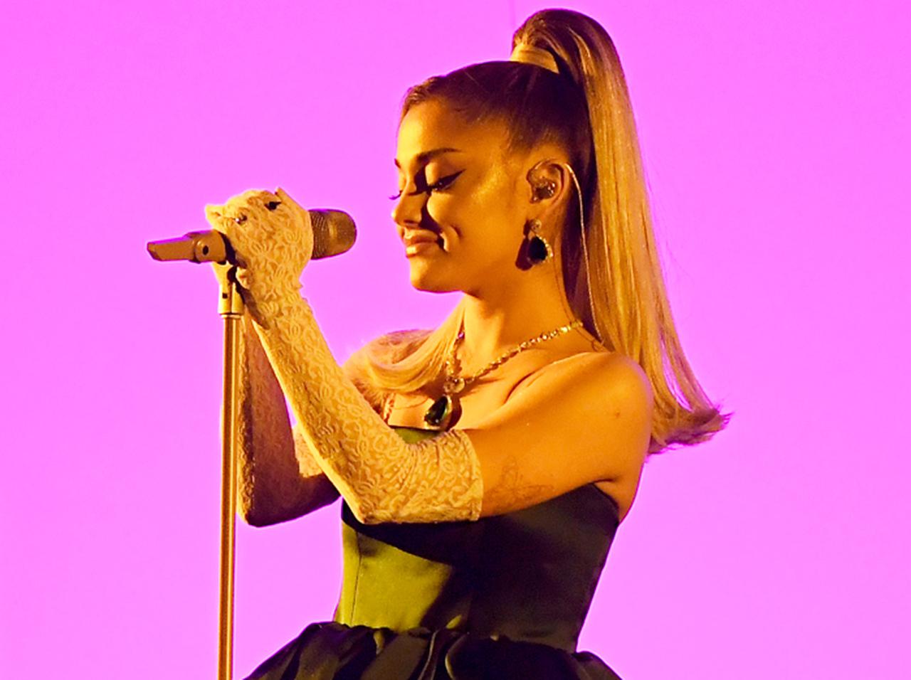 アリアナ・グランデ、友人との「カラオケ」風景がさすがプロ