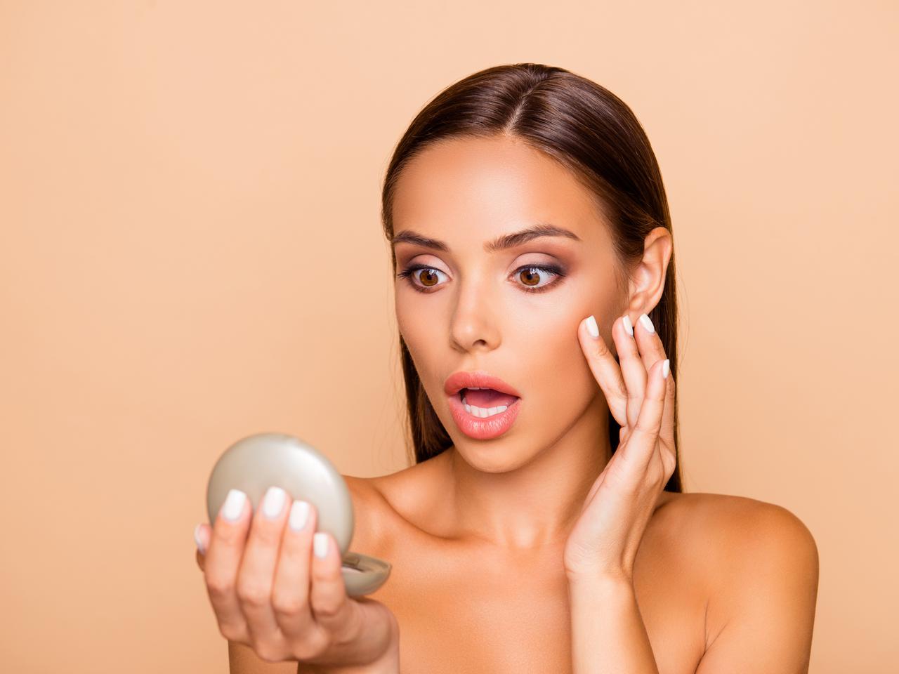 落とす必要なし！「厚塗りファンデ」を簡単に直す裏ワザ