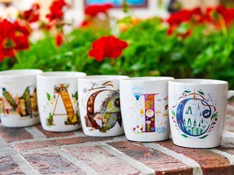 ディズニー、「26種のアルファベット」が描かれた新作マグカップをよく見てみると…