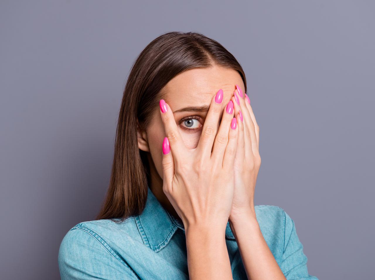 友達の「自撮り写真」に『身の毛もよだつもの』が写りこんで背筋がゾワッ