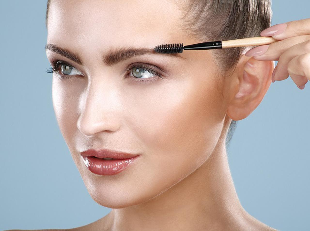 「眉マスカラ」はこう使う!眉メイクが変わるプロの裏技3つ
