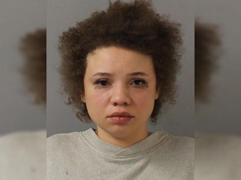 ポルノ女優に転身したスピルバーグ監督の娘がDVで逮捕