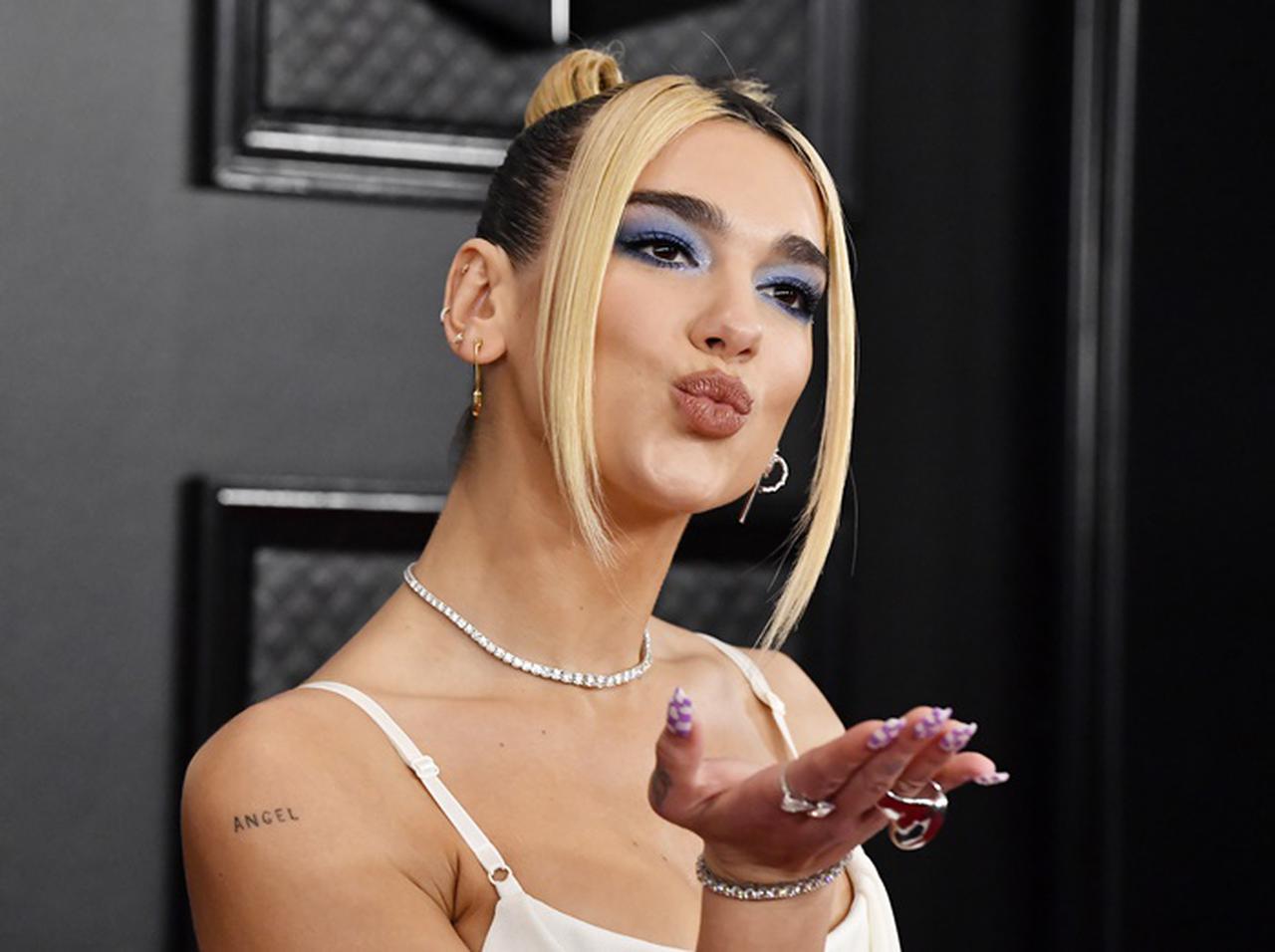 デュア・リパ父親の若い頃がまるで「人魚」！ワイルドすぎる昔の写真を公開