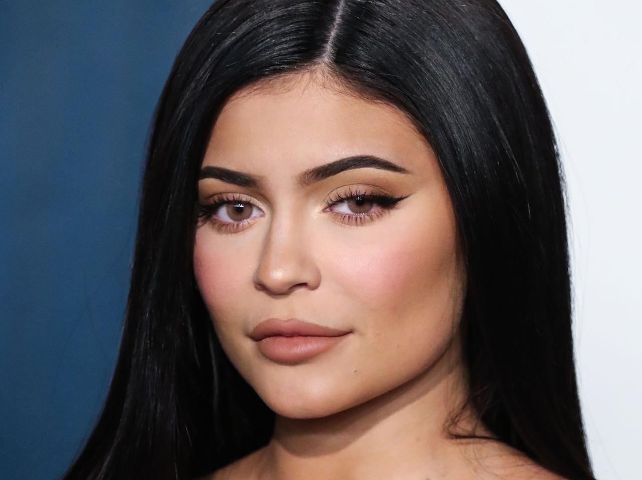 カイリー・ジェンナー、『バチェラー』にドハマりで「点滴」をしながらでも見続ける