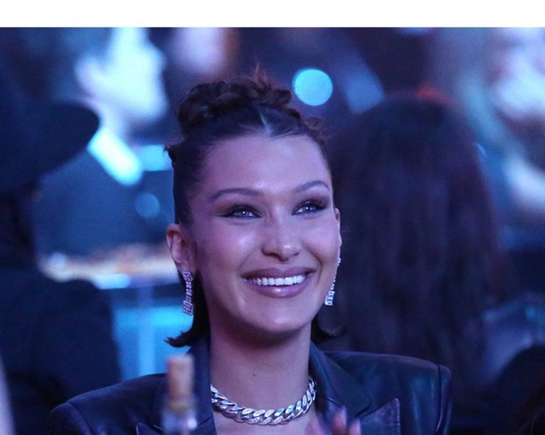 ベラ・ハディッド、あの日本人デザイナーの娘と対面