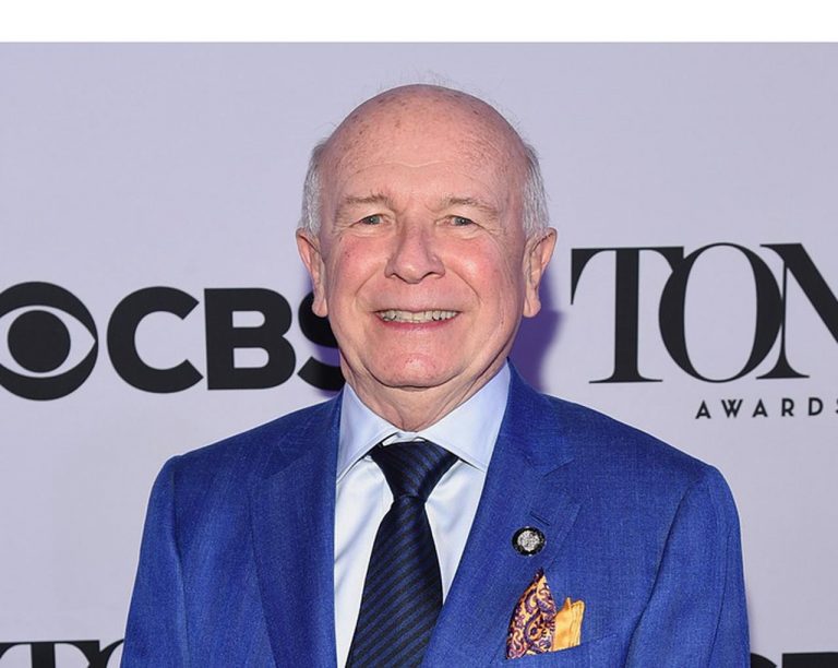 トニー賞4度受賞の劇作家、新型コロナウイルスによる合併症で死去