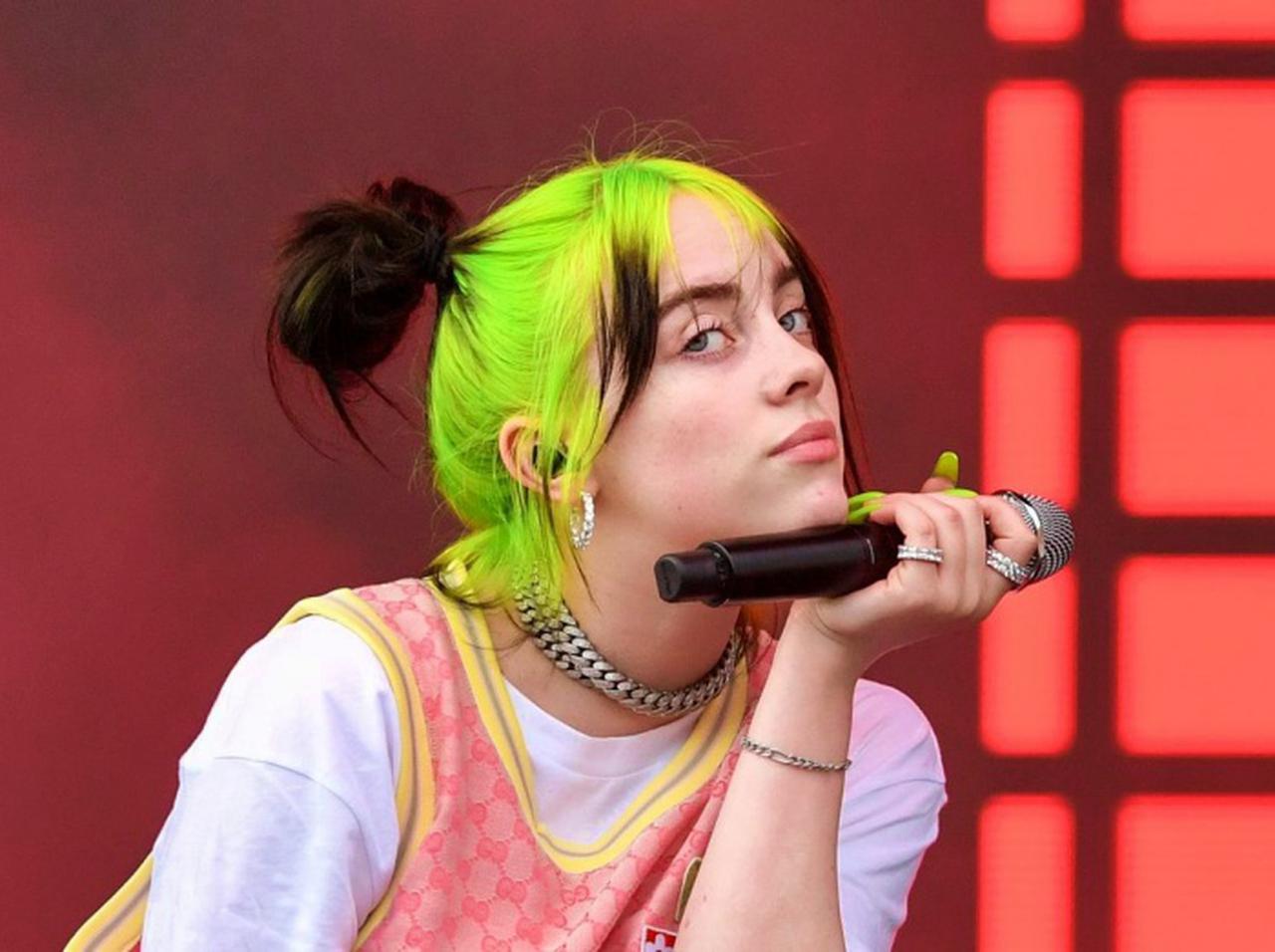 ビリー・アイリッシュ、新型コロナを「軽視」していたことを反省し注意を呼びかける