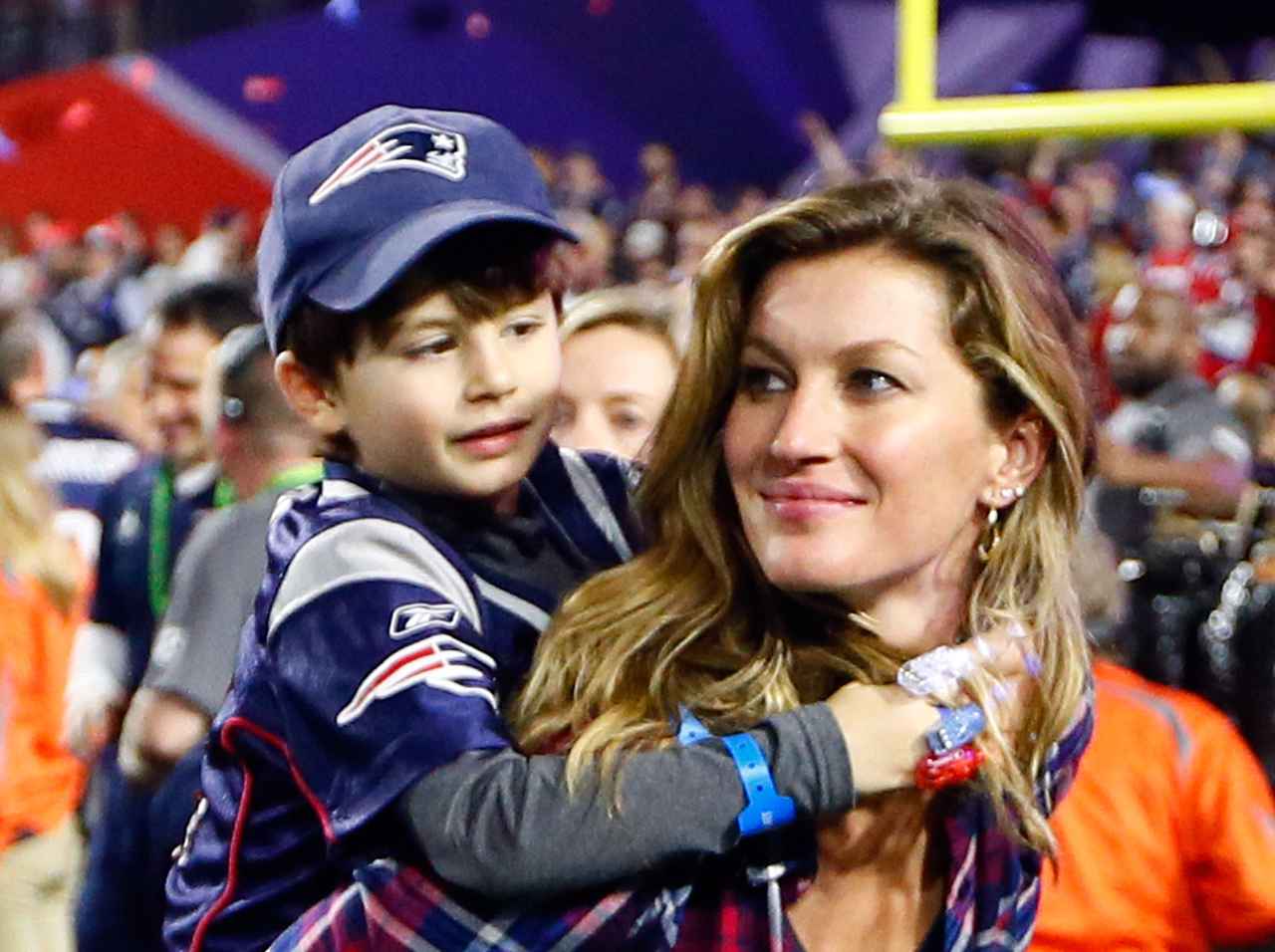 ジゼル・ブンチェン10才息子、友達への誕プレの「リクエスト」がセレブキッズの鑑