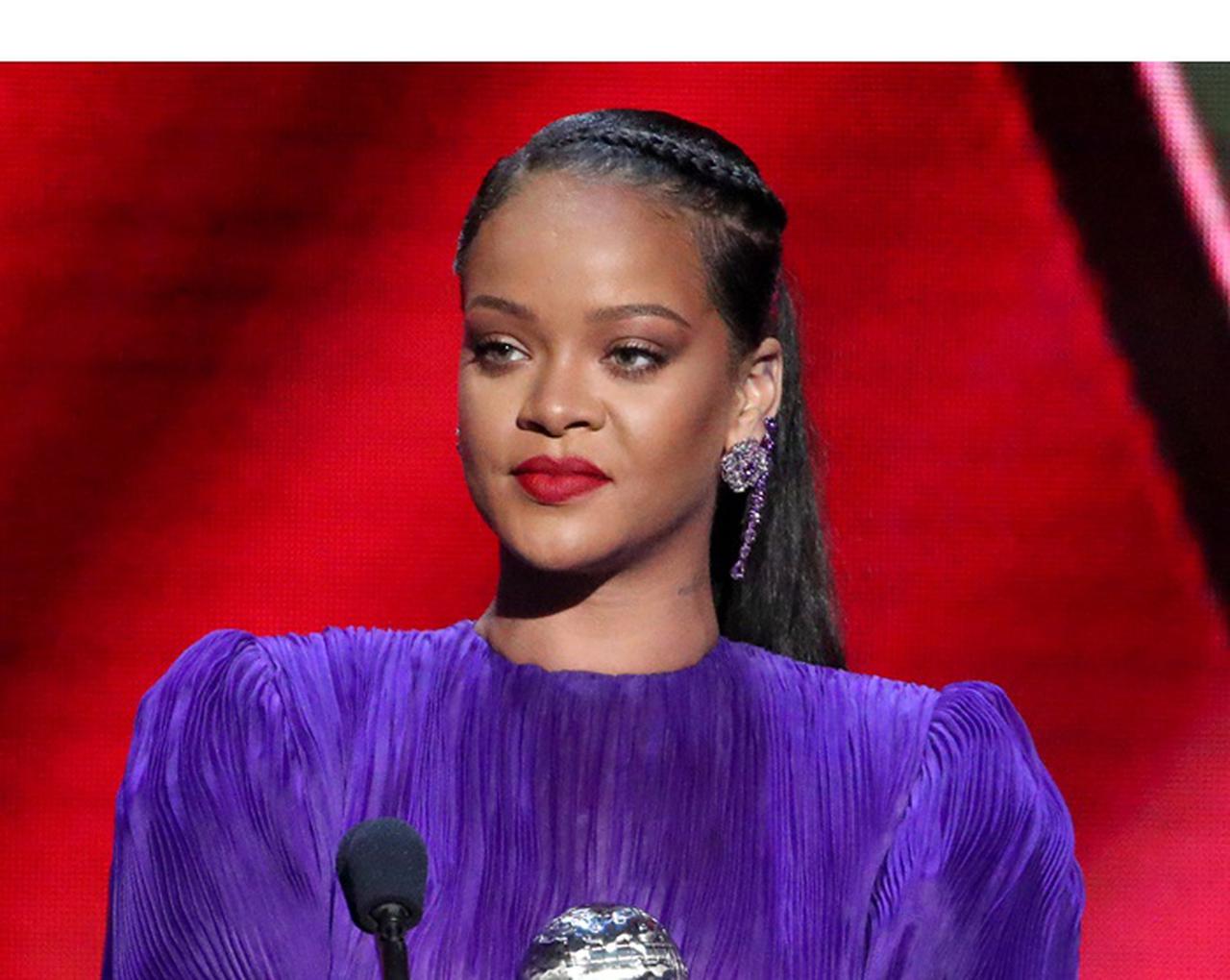 リアーナ、26億円でオファーされたドキュメンタリーはシリーズものか