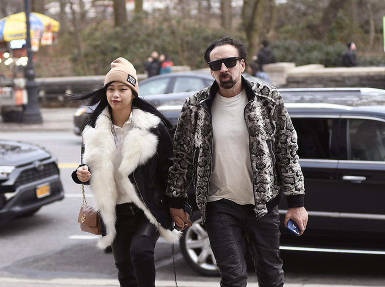 ニコラス・ケイジが新恋人の日本人女性と連日デート、映画のロケ地を訪問