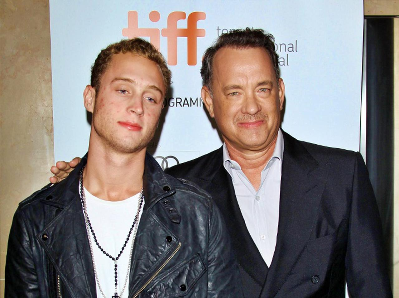 トム・ハンクスが新型コロナウイルス感染、息子が「病状」を明かす