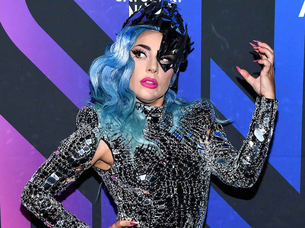 レディー・ガガ、新アルバム『クロマティカ』の発売日が発表！タイトルの意味は？