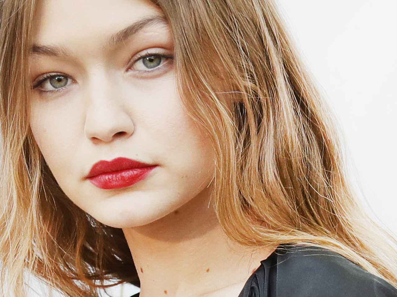 トップモデル、毛穴レス美肌の秘訣とは?メイク担当がスキンケア法を明かした