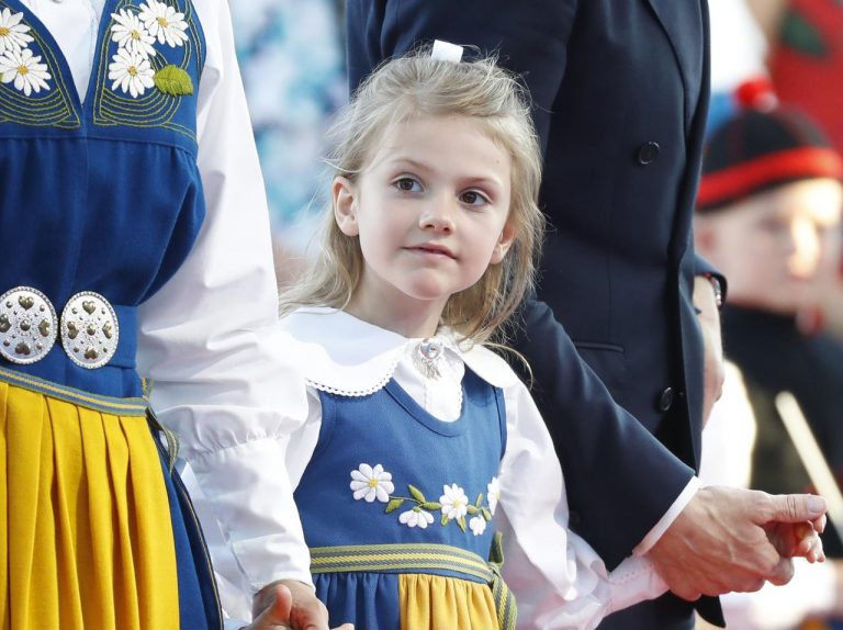 スウェーデン王室の王女が通う学校の生徒がコロナウイルスに感染、学校閉鎖に