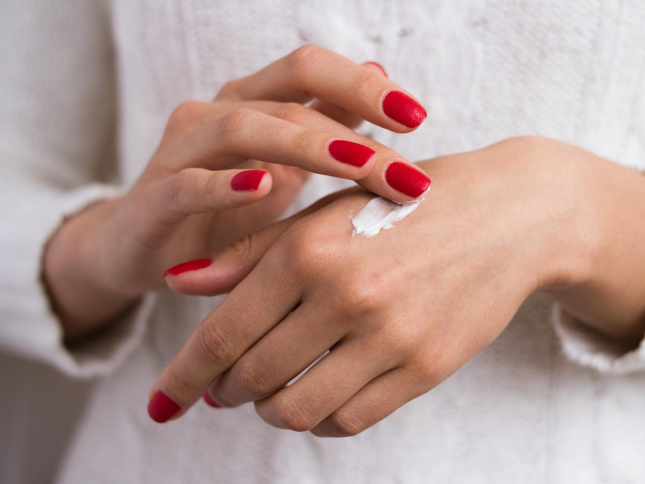 手洗いのしすぎで「手荒れ」に？皮膚科医が教える正しいハンドケア