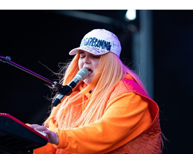 数々の歴史を塗り替えたトーンズ・アンド・アイ、待望の新曲2曲を同時リリース！