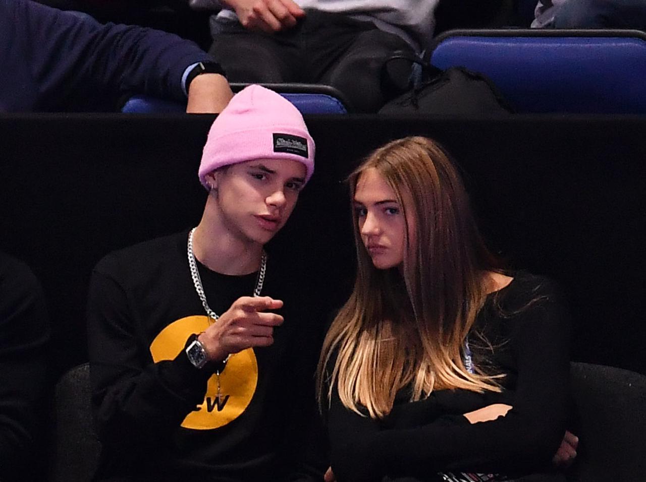 17歳ロメオ・ベッカム、同い年彼女とのキス写真をインスタグラムに公開