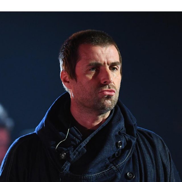 リアム・ギャラガー、オアシスの名曲を歌いながらノリノリで手洗い