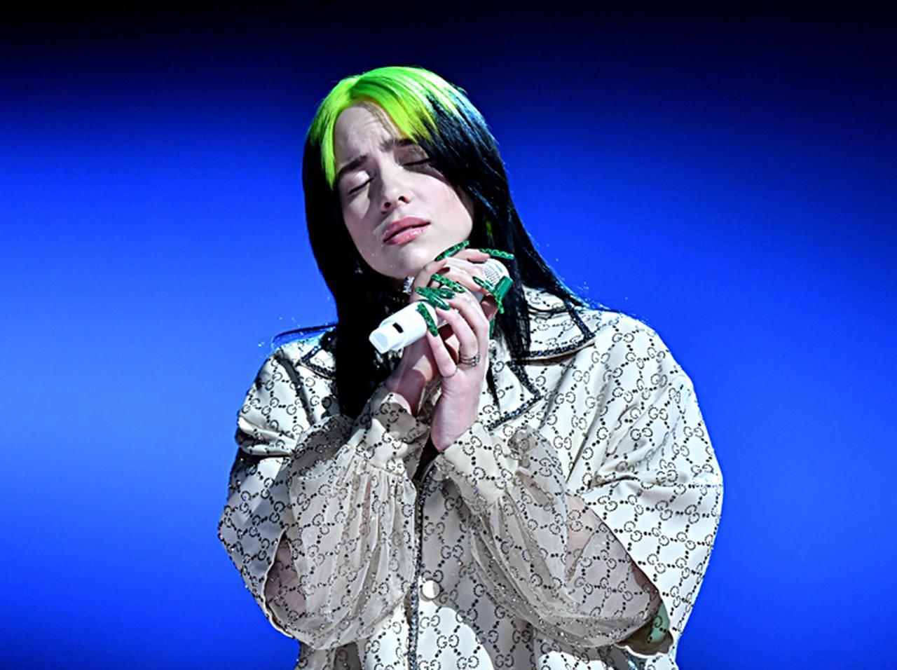 ビリー・アイリッシュ、コロナ禍のなか難病と闘う少女に自宅からメッセージ