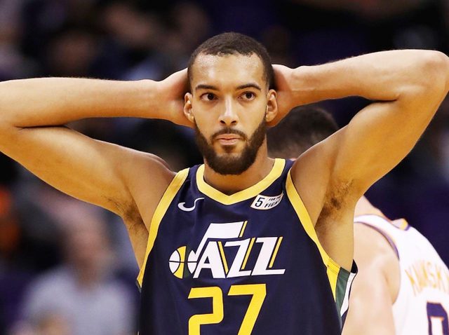 新型コロナ陽性のNBA選手、感染判明2日前の「奇行」が波紋