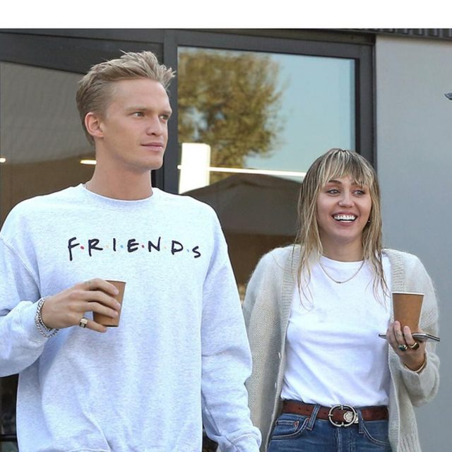 マイリー・サイラスが恋人コーディー・シンプソンと初のおソロいタトゥー、選んだデザインは？