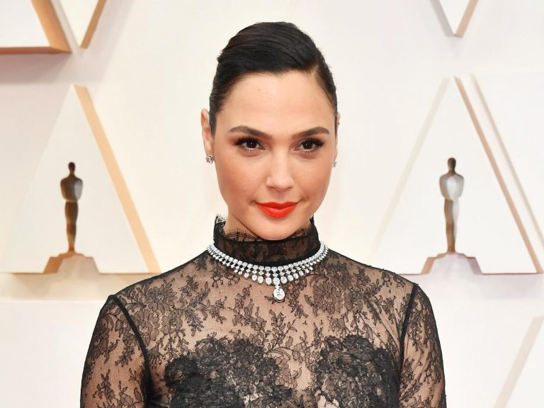 ガル・ガドットのメイク、たった1000円台のコスメで再現できる⁉