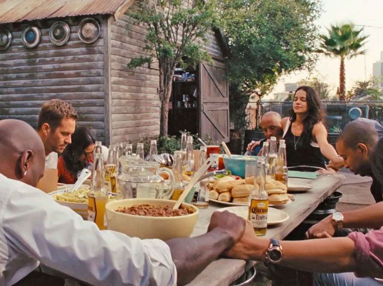 新型流行のため『ワイルド・スピード』でおなじみの「コロナ」が飲めなくなる？