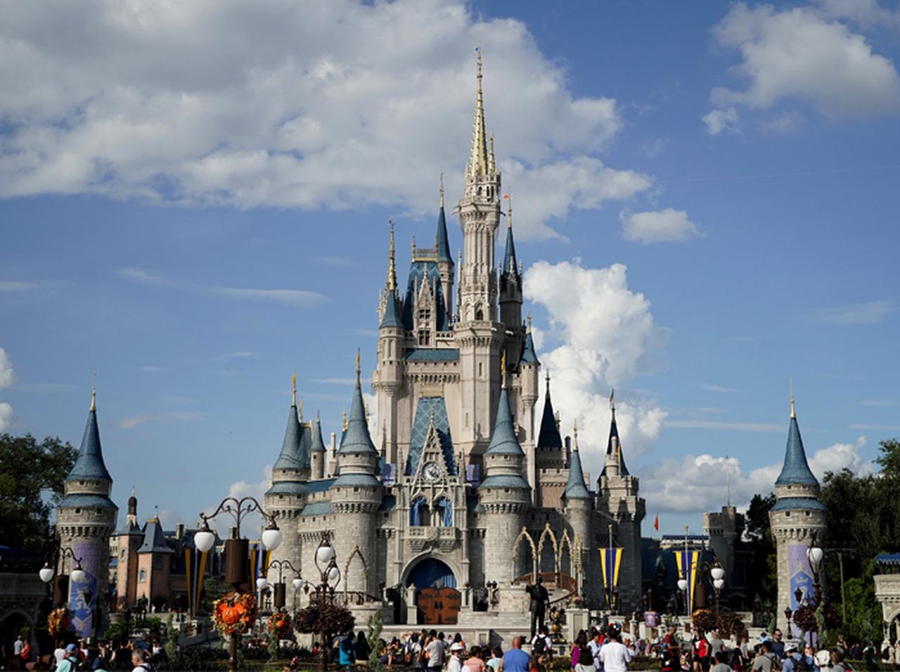 「新型コロナ収束まで…」ディズニー重役たちが下した“苦渋の決断”に反響