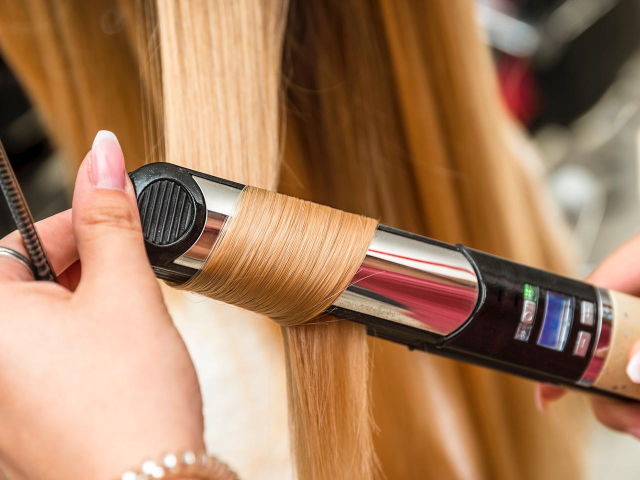 絶対に崩れない!本気の巻き髪キープ術をセレブのヘア担当が伝授